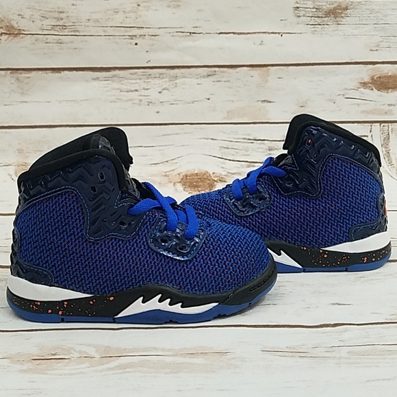 🛑SOLD🛑Jordan Sneakers Size 5C - Picture 3 of 6